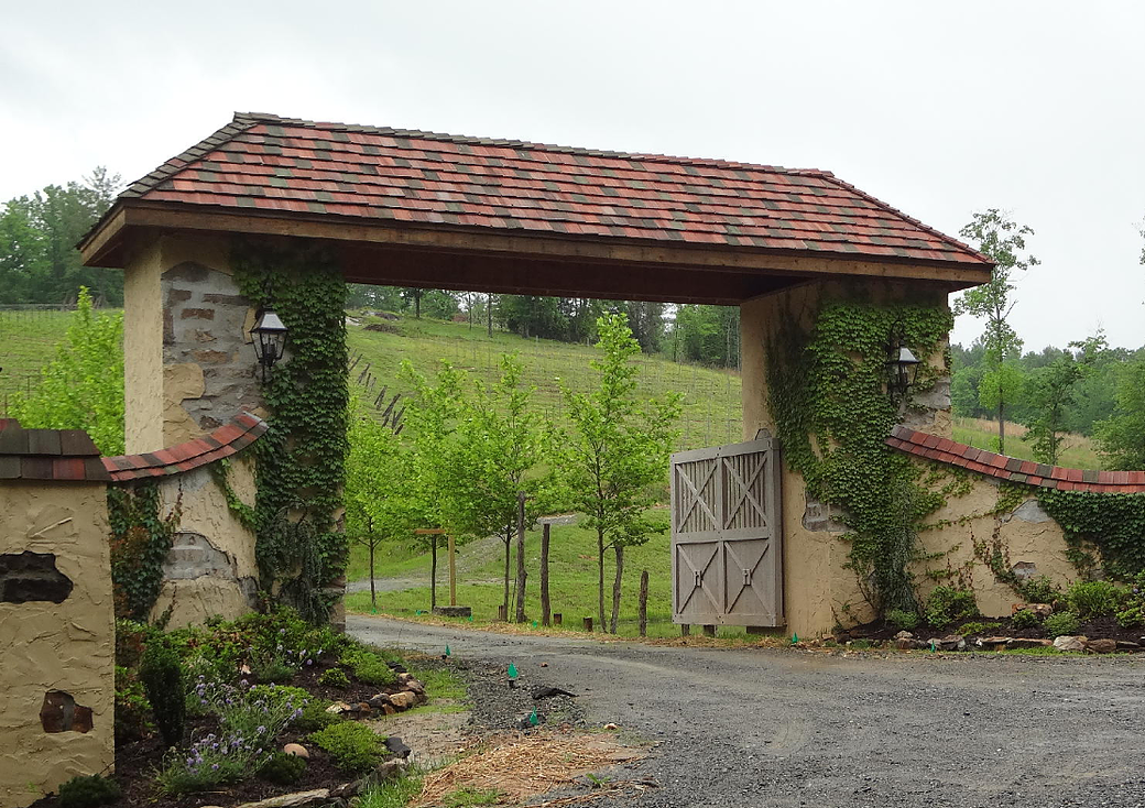 Roaring River Vineyards